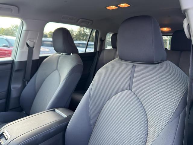 Photo of 2024 Magnetic Gray Metallic Toyota Highlander