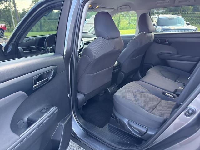 Photo of 2024 Magnetic Gray Metallic Toyota Highlander