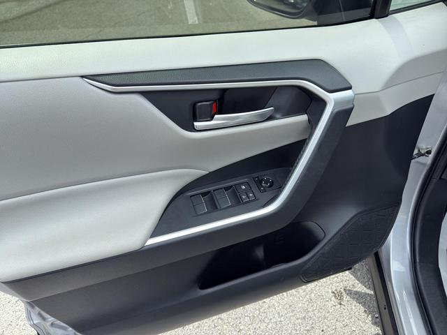 Photo of 2019 Silver Sky Metallic Toyota RAV4