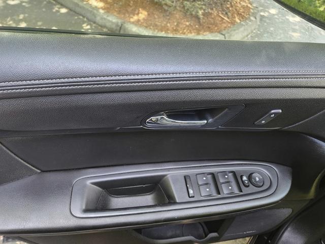 Photo of 2016 Black Chevrolet Traverse