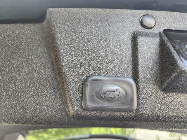 Photo of 2016 Black Chevrolet Traverse