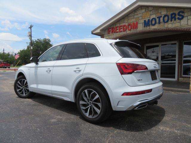 Photo of 2023 White Audi Q5