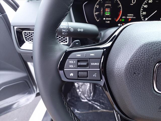 Photo of 2025 Platinum White Honda Civic