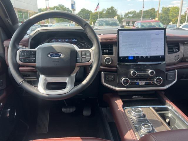 Photo of 2023 Stone Blue Metallic Ford Expedition