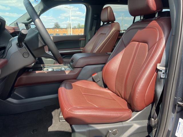 Photo of 2023 Stone Blue Metallic Ford Expedition