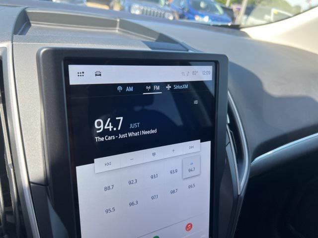 Photo of 2022 Agate Black Metallic Ford Edge