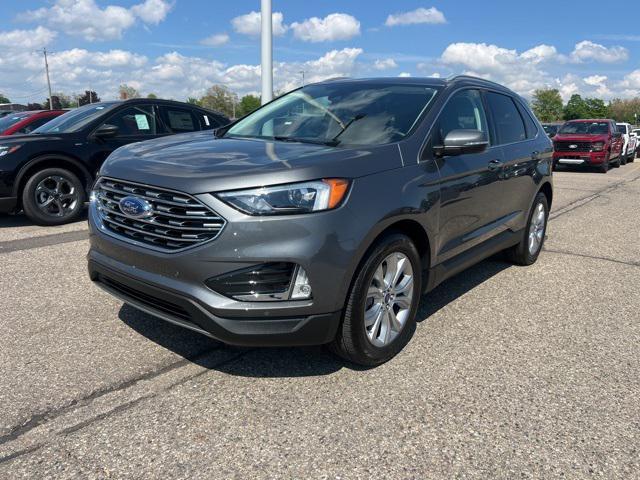 Photo of 2022 Carbonized Gray Metallic Ford Edge
