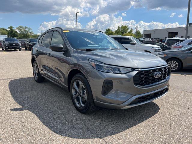 Photo of 2024 Carbonized Gray Metallic Ford Escape