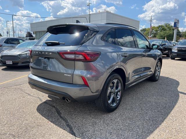 Photo of 2024 Carbonized Gray Metallic Ford Escape