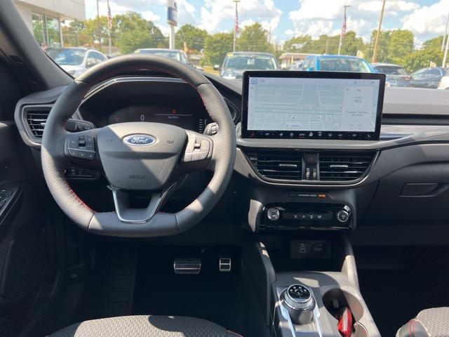 Photo of 2024 Carbonized Gray Metallic Ford Escape