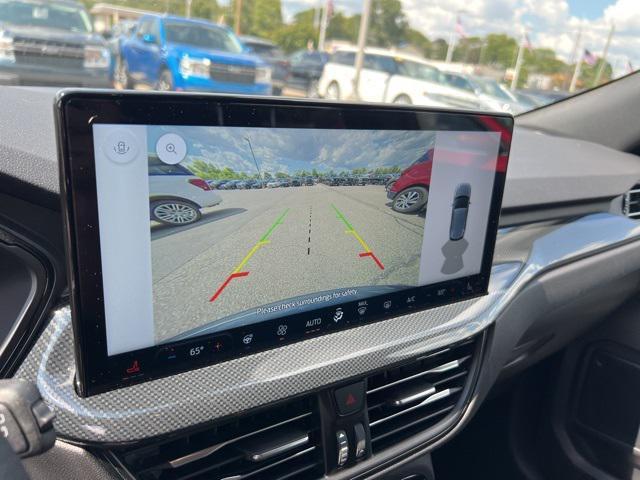 Photo of 2024 Carbonized Gray Metallic Ford Escape