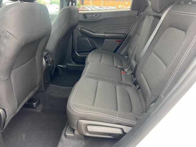 Photo of 2023 Star White Metallic Tri-Coat Ford Escape