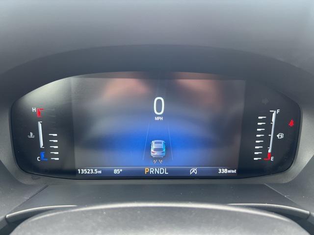 Photo of 2023 Star White Metallic Tri-Coat Ford Escape