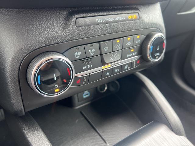 Photo of 2023 Star White Metallic Tri-Coat Ford Escape