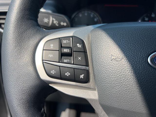 Photo of 2022 Iconic Silver Metallic Ford Explorer