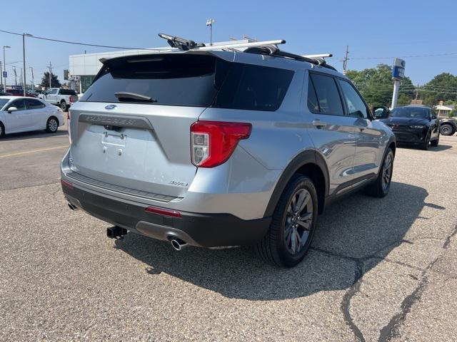 Photo of 2022 Iconic Silver Metallic Ford Explorer