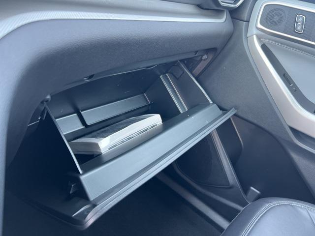 Photo of 2022 Iconic Silver Metallic Ford Explorer