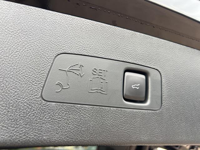 Photo of 2022 Infinite Black Metallic Clearcoat Lincoln Corsair