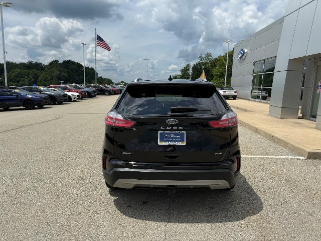 Photo of 2023 AGATE BLACK METALLIC Ford Edge
