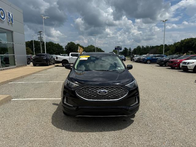 Photo of 2023 AGATE BLACK METALLIC Ford Edge