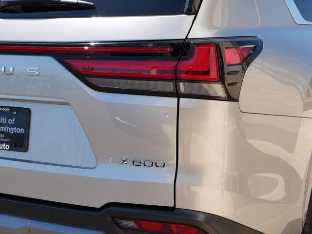 Photo of 2024 Atomic Silver Lexus LX 600