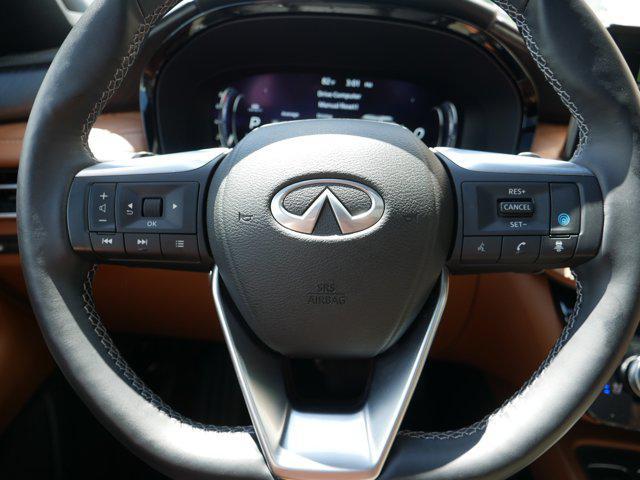Photo of 2024 Majestic White/Black Obsidian INFINITI QX60