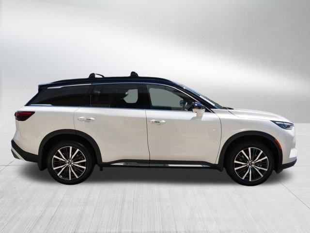 Photo of 2024 Majestic White/Black Obsidian INFINITI QX60