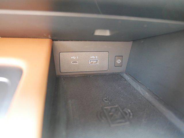 Photo of 2024 Majestic White/Black Obsidian INFINITI QX60