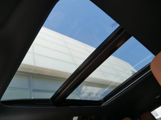 Photo of 2024 Majestic White/Black Obsidian INFINITI QX60