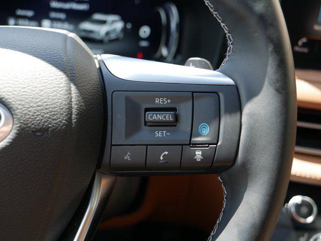 Photo of 2024 Majestic White/Black Obsidian INFINITI QX60