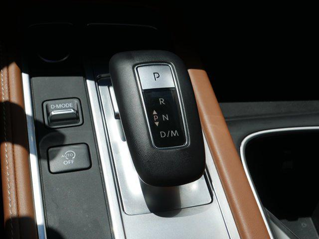 Photo of 2024 Majestic White/Black Obsidian INFINITI QX60