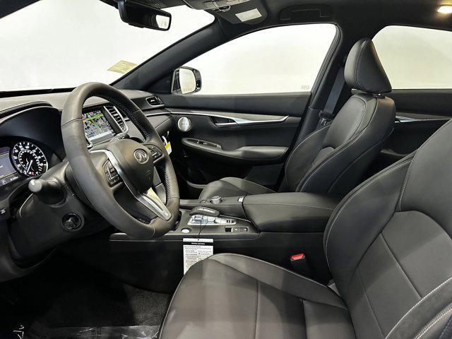 Photo of 2025 Radiant White INFINITI QX55