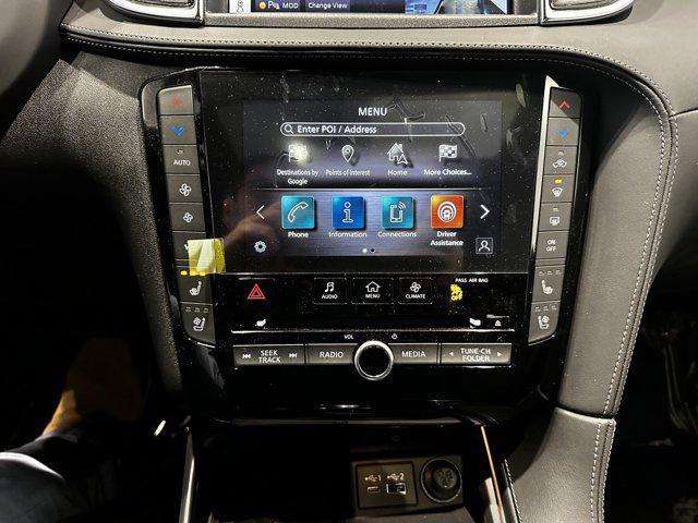 Photo of 2025 Radiant White INFINITI QX55