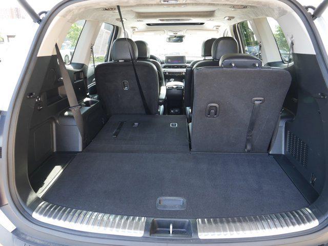 Photo of 2022 Glacial White Pearl Kia Telluride