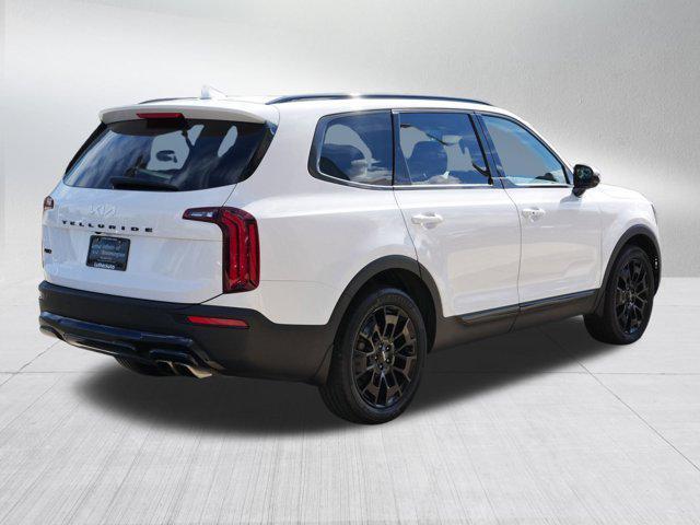 Photo of 2022 Glacial White Pearl Kia Telluride