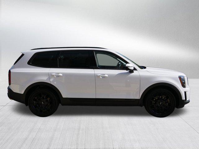 Photo of 2022 Glacial White Pearl Kia Telluride