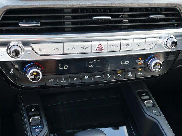 Photo of 2022 Glacial White Pearl Kia Telluride