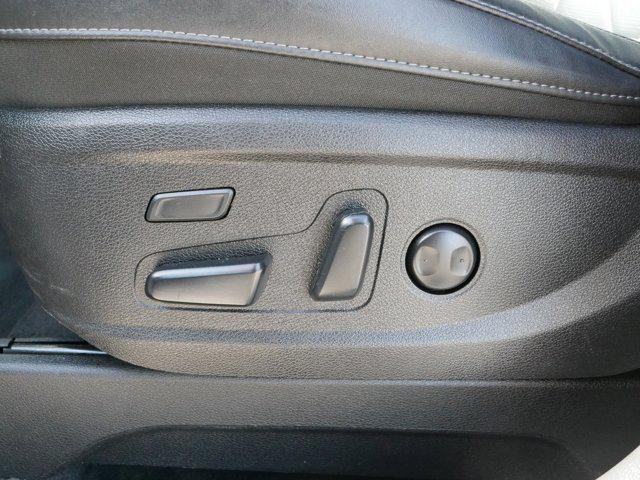 Photo of 2022 Glacial White Pearl Kia Telluride