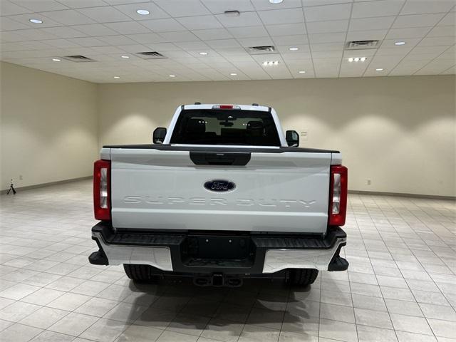 Photo of 2025 Oxford White Ford F-350