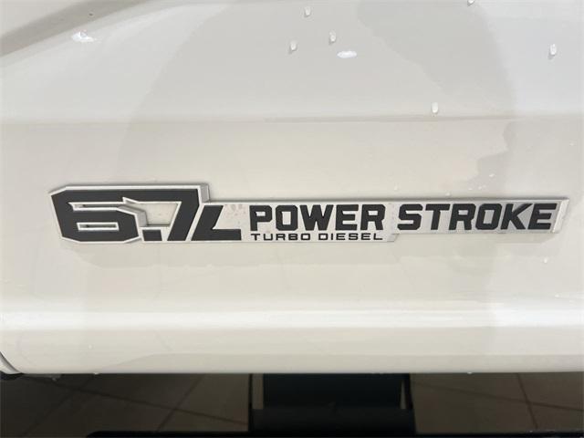 Photo of 2025 Oxford White Ford F-350