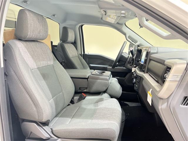Photo of 2025 Oxford White Ford F-350