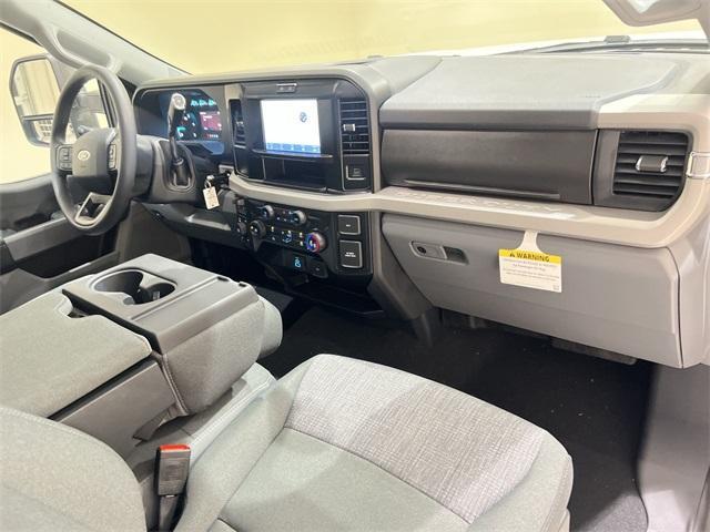 Photo of 2025 Oxford White Ford F-350