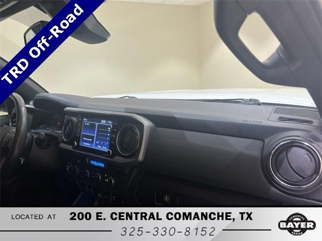 Photo of 2022 White Toyota Tacoma