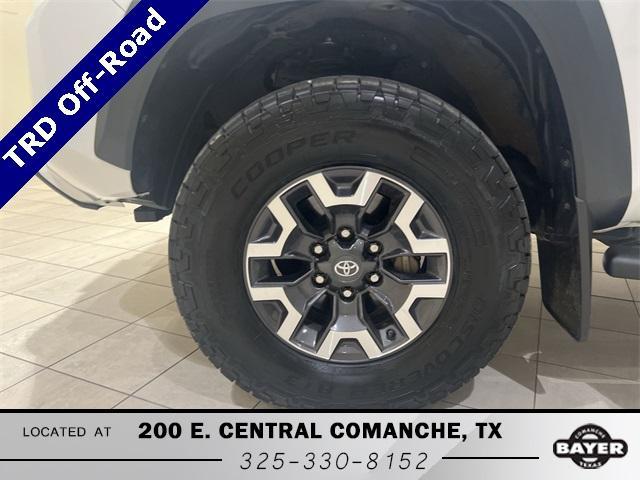 Photo of 2022 White Toyota Tacoma