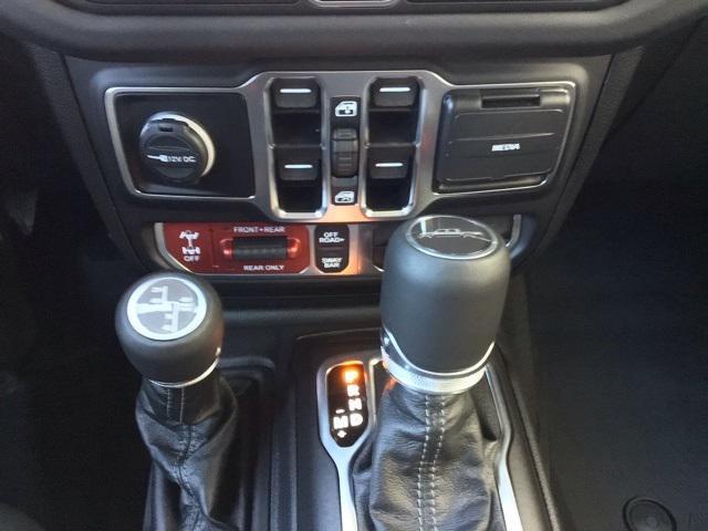 Photo of 2025 Black Clearcoat Jeep Gladiator