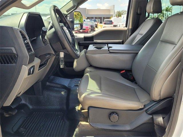 Photo of 2020 Oxford White Ford F-250