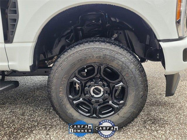 Photo of 2023 Oxford White Ford F-350