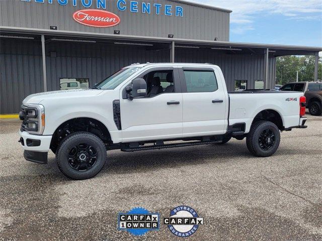 Photo of 2023 Oxford White Ford F-350