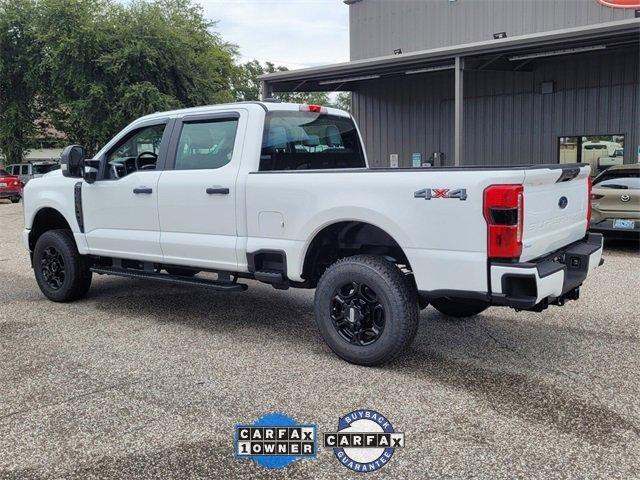 Photo of 2023 Oxford White Ford F-350
