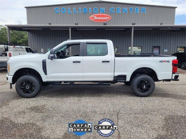 Photo of 2023 Oxford White Ford F-350